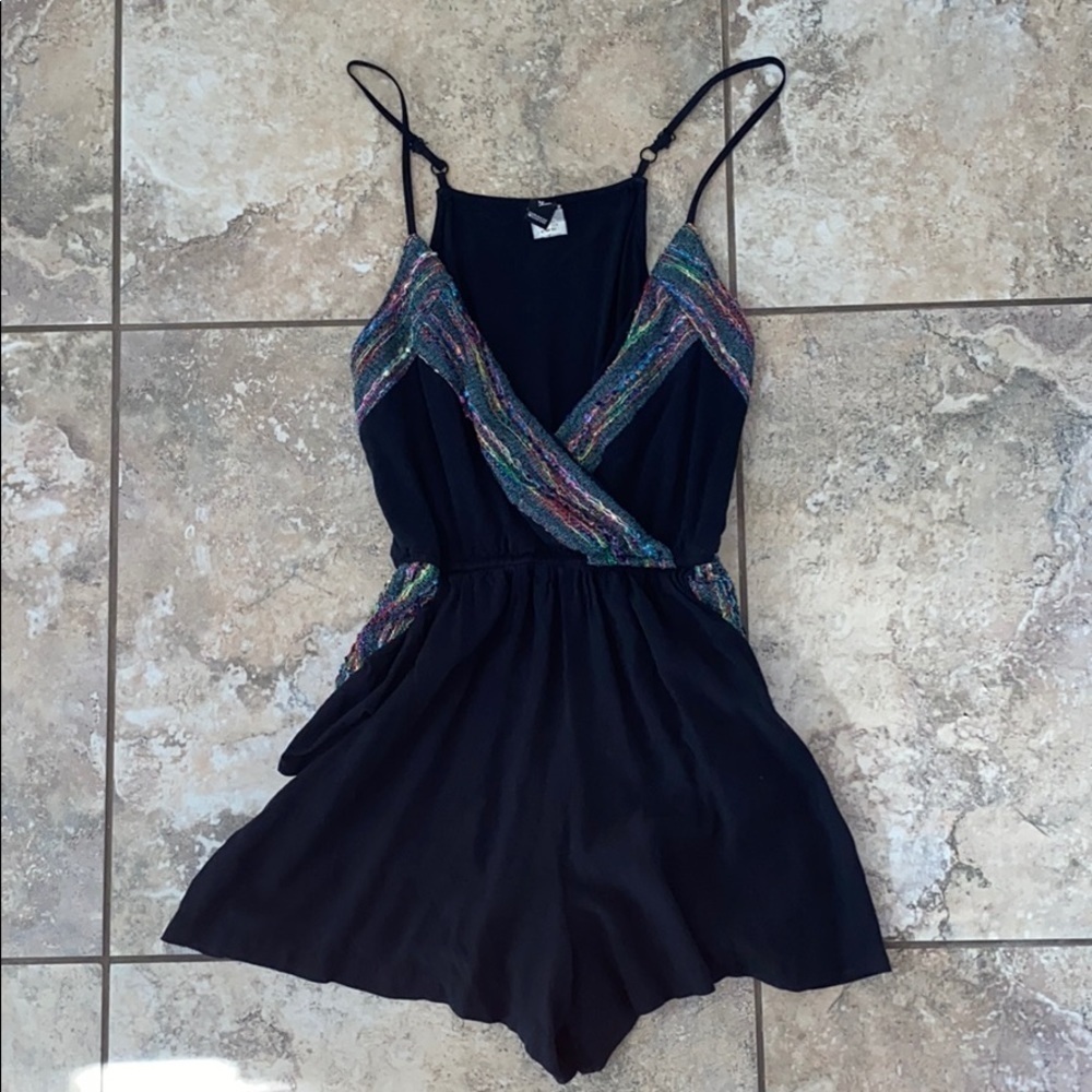 BLACK WINDSOR ROMPER